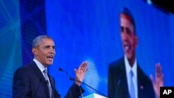 El presidente Barack Obama habló en la cumbre de APEC, en Manila, Filipinas, ante 800 líderes empresariales el miércoles 18 de noviembre de 2015.
