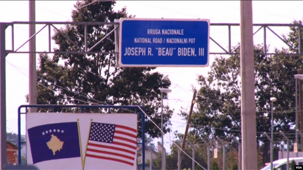 Analistët për qasjen e administratës Biden ndaj bisedimeve Kosovë-Serbi