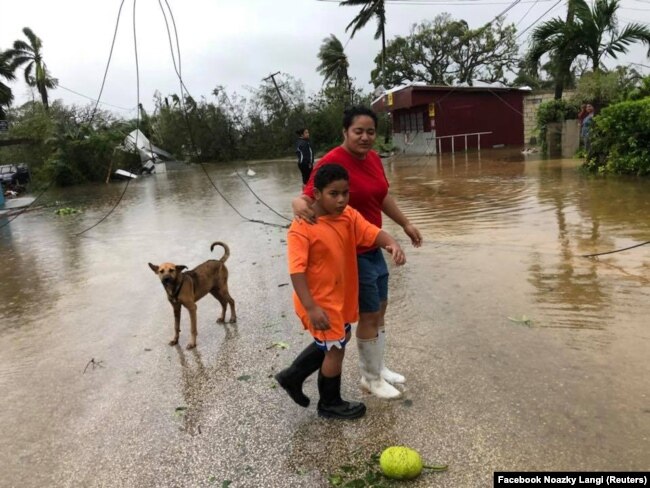 Cyclone destroys Parliament house, homes on Tonga (voanews.com)