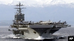 미 해군 해리 S 트루먼 항공모함이 전투기 등을 탑재한 채 기동하고 있다. (자료사진)