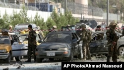 Le site de l'attentat suicide à Kaboul, en Afghanistan (AP)
