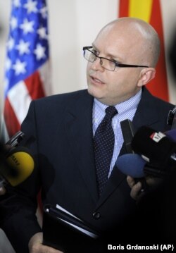 Filip Riker, penzionisani američki diplomata (Foto: AP/Boris Grdanoski)