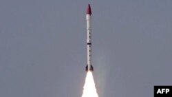 Uji coba misil balistik 'Ababeel' darat-ke-darat atau laut Pakistan dilaporkan berhasil (24/1).