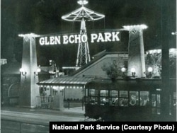 A trolley brought visitors to Glen Echo Amusement Park in the 1930s.