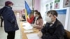 Во второй тур выборов в Молдове выходят Додон и Санду