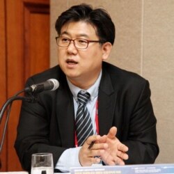 南韓國立釜慶大學中國學系教授徐暢培