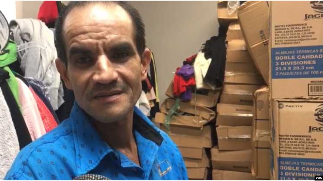 Carlos is seeking asylum on the basis of gang violence in his native Honduras (Photo: A. Barros / VOA)