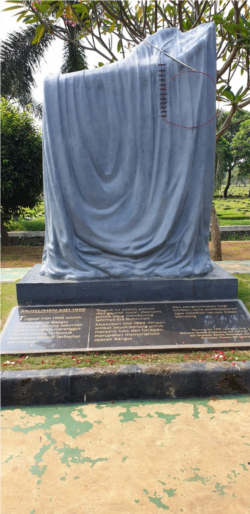 Monumen Mei 1998 yang didirikan Pemprov DKI Jakarta bekerja sama dengan Komnas Perempuan. (Foto: VOA/Sasmito)