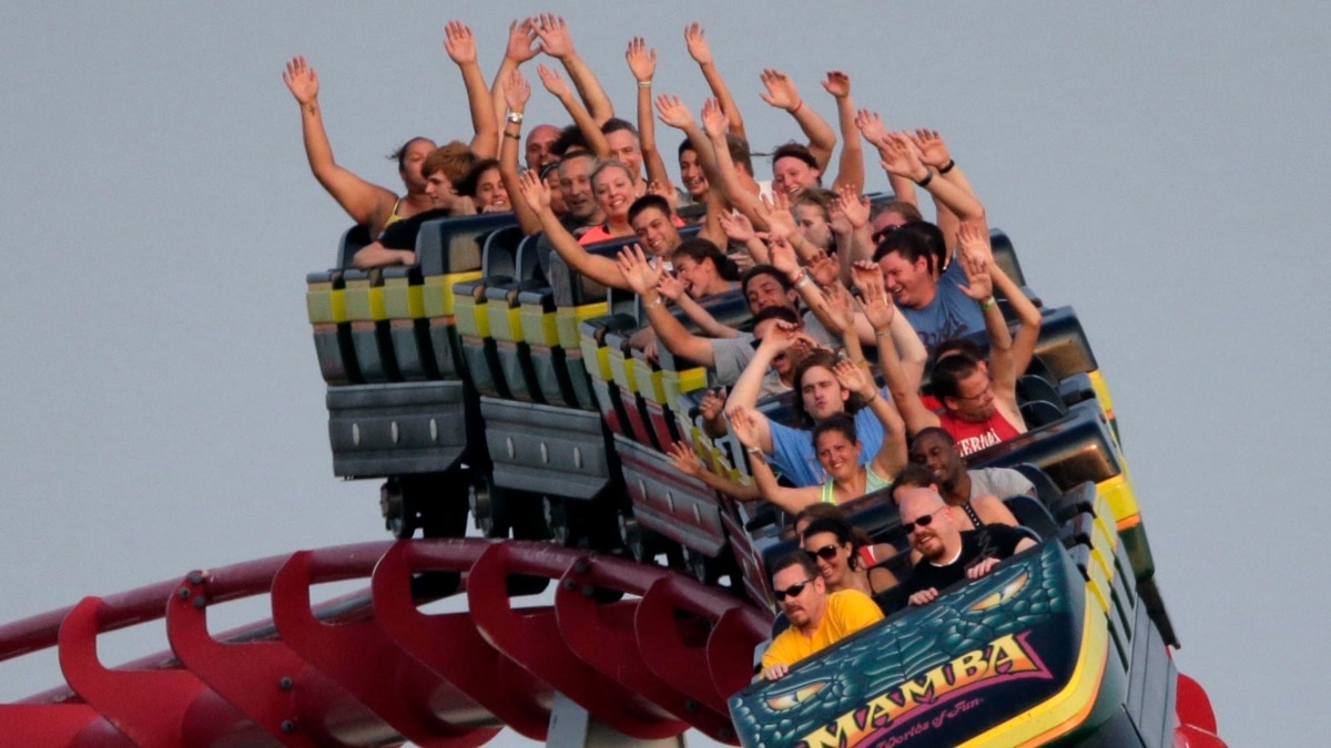 5 Tips to Avoid Being Injured on a Roller Coaster - Triphippies