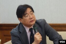 台湾关怀中国人权联盟理事长杨宪宏 (美国之音张佩芝拍摄)