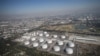 Vista aérea del complejo petrolero de la compañía petrolera mexicana PEMEX en Azcapotzalco, en las afueras de la Ciudad de México.