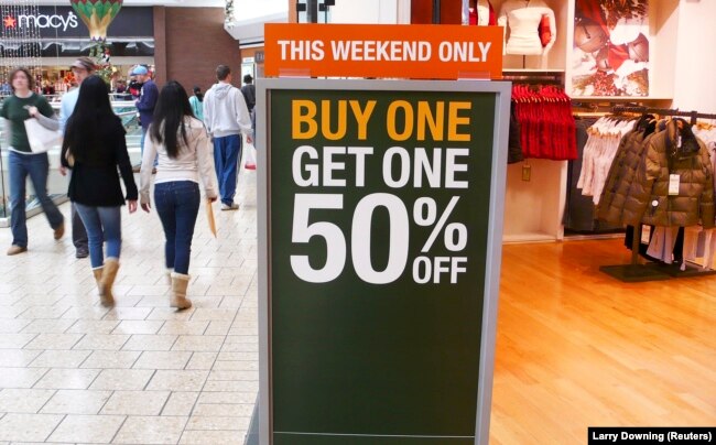 Pusat perbelanjaan Fair Oaks di Fair Oaks, Virginia. (Foto: REUTERS/Larry Downing)