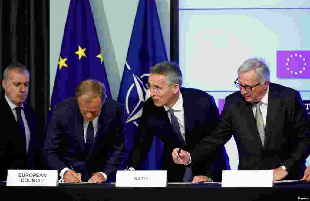 امضای اعلامیه مشترک جدید همکاری میان اتحادیه اروپا و ناتو در بروکسل