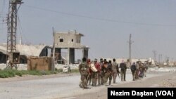 Các chiến binh SDF Fighters ở ngoại ô Raqqa