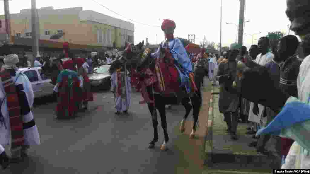 Sarkin Kano Muhammadu Sanusi Na Biyu Da Ayarinsa Ranar Juma'a A Kano