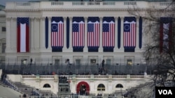 View of U.S. Capitol hours before Donald Trump is inaugurated as the 45th American president in Washington, D.C., Jan. 20, 2017. (Photo: B. Allen / VOA)