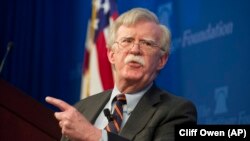 El asesor de Seguridad Nacional de EE.UU., John Bolton, tiene previsto ofrecer un discurso ante exiliados cubanos en Miami, donde se espera más sanciones para presionar a los gobiernos de la región que siguen apoyando al presidente en disputa de Venezuela, Nicolás Maduro.