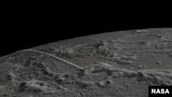Garis putih menunjukkan jalur penerbangan terakhir untuk pesawat kembar NASA di bulan. (Foto: NASA)