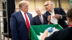 Donald Trump Arizona'daki maske üretim tesisini 5 Mayıs'ta ziyaret etti.