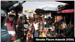 Vue partielle du plus grand marché du Bénin, le marché Dantokpa, à Cotonou, le 12 juillet 2021. 