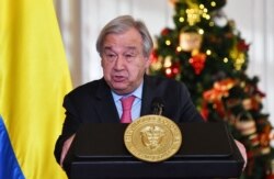 Sekretaris Jenderal PBB Antonio Guterres berbicara kepada media dalam konferensi pers di Bogota, Kolombia, pada 24 November 2021. (Foto: AFP)