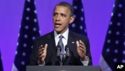 El presidente Obama mientras se dirige a a los ejecutivos de The Associated Press.