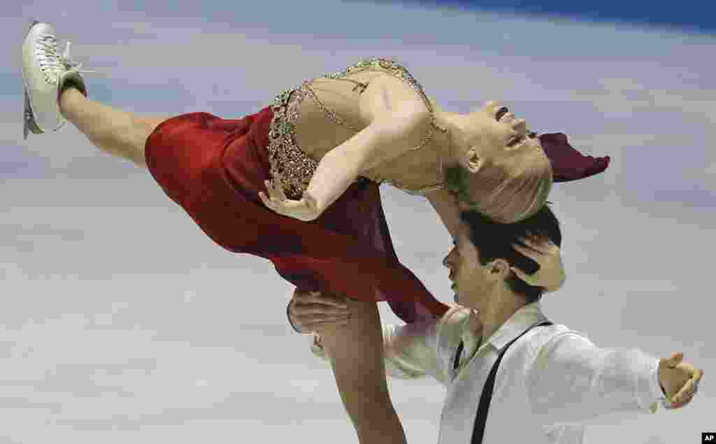 رقص روی یخ اسکیت بازان کانادایی در مسابقات جهانی توکیو