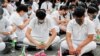 Demonstran Hong Kong Gelar Doa Bersama untuk Pelajar yang Ditembak Polisi