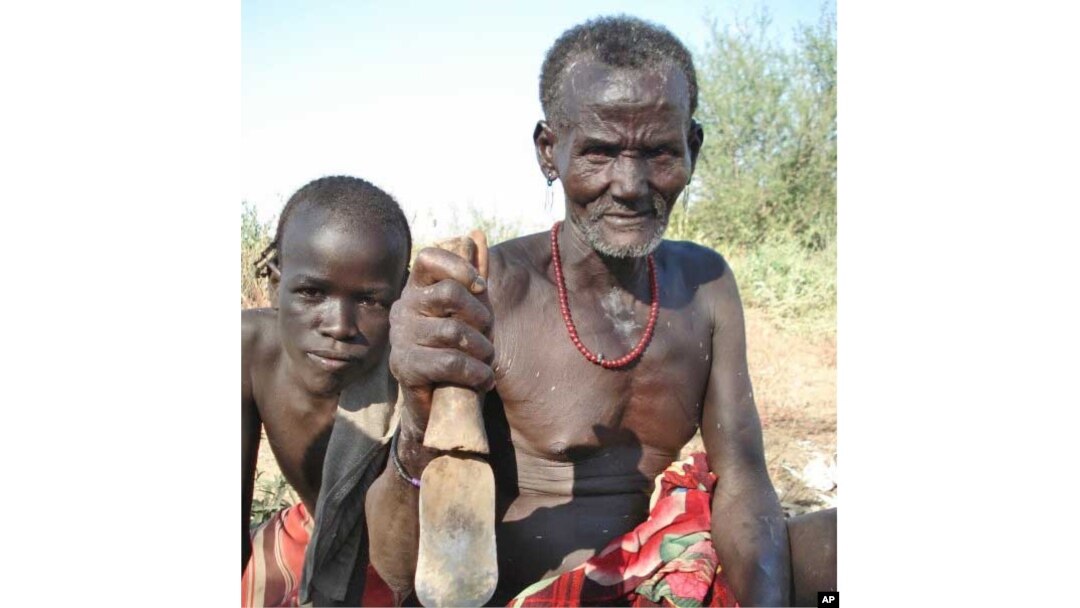 The Kwengu tribe of the Lower Omo river will be threatened by the massive hydroelectric Gibe lll dam under construction, Ethiopia.