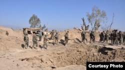 در تصویری که از سوی قوماندانی نیروهای اردوی ملی افغانستان، در ولایت خوست، نشر شده است، عمق شدت این انقجار را نشان میدهد.