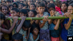 ဘင်္ဂလားဒေ့ရှ်နယ်စပ်ဒုက္ခသည်စခန်းက ရိုဟင်ဂျာမွတ်စလင်ကလေးများ