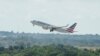 Un avión de American Airlines despega desde el Aeropuerto Internacional José Martí en La Habana, Cuba, el 23 de septiembre de 2019.
