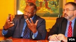 Gregory Simpkins (left) staff director for the US House Subcommittee on Africa, Health, Human Rights and International Relations and Counsel in the committee Piero Tozzi.