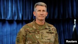 존 니컬슨 아프간 주둔 미군 사령관이 14일 카불에서 기자회견을 가졌다.