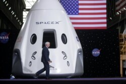 Майк Пенс также принял участие в брифинге, посвященном запуску ракеты SpaceX c капсулой Crew Dragon