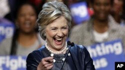 Hillary Clinton lleva la delantera en cuanto al número de delegados obtenidos en las primarias, pero en Nueva York Bernie Sanders se presenta como el favorito.