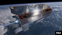 Según la Agencia Espacial Europea, la mayor parte del satélite que pesa en total 1.100 kilos, se consumirá al incendiarse durante su reingreso a la atmósfera.