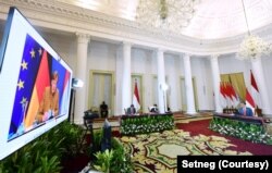 Suasana pertemuan virtual antara Presiden Joko Widodo dan Kanselir Jerman Angela Merkel, di Istana Bogor, Selasa, 13 April 2021. (Foto: Setneg)