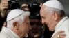 Paus Emeritus Benediktus XVI: Kunjungan Paus ke Irak “Penting” namun “Berbahaya”