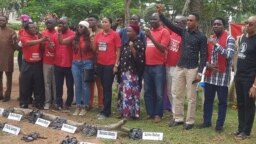 Les activistes du groupe Bring Back Our Girls à la place de l’Unité à Abuja, le 5 octobre 2019. (VOA/Gilbert Tamba)