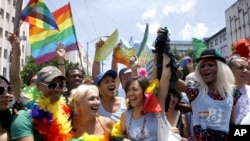 Mariela Kastro, ćerka kubanskog predsednika RAula Kastra učestvuje u skupu pred obeležavanje Medjunarodnog dana protiv homofobijek, u Havani.