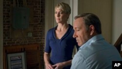 Frank Underwood y su esposa seguirán haciedno de las suyas en "House of Cards".