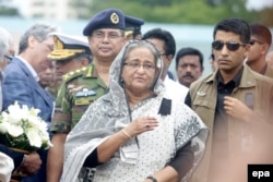 Thủ tướng Bangladesh Sheikh Hasina tham dự buổi lễ tưởng niệm các nạn nhân tại Dhaka, Bangladesh, ngày 4/7/2016.