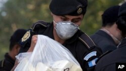 危地馬拉警察銷毀查獲的毒品。（ 資料照片）
