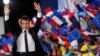 Macron amplia ventaja en Francia, Obama lo respalda