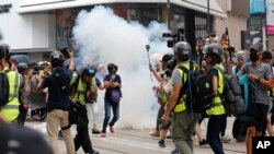ဆန္ဒပြသူများအား ဟောင်ကောင်ရဲတပ်ဖွဲ့က မျက်ရည်ယိုဓာတ်ငွေ့သုံး ဖြိုခွဲ။ (စက်တင်ဘာ ၂၉၊ ၂၀၁၉)