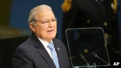 El presidente de El Salvador, Salvador Sánchez Ceren, expresó su compromiso para que en su país no se repitan masacres como las ocurridas en el pasado.