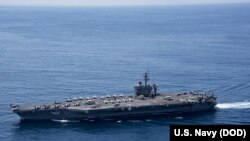 នាវា​ចម្បាំង USS Carl Vinson ធ្វើ​ដំណើរ​កាត់​មហាសមុទ្រ​ឥណ្ឌា កាលពី​ថ្ងៃទី១៥ ខែមេសា ឆ្នាំ២០១៧។