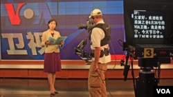 VOA Chinese journalist Daphne Dung-Ning Fan