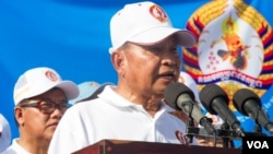 Say Chhum, vice-president of the Cambodia People's Party (CPP) kicks off its party campagin for the commune elections on June 4th, Phnom Penh, Cambodia, Saturday May 20, 2017. (Hean Socheata/VOA)